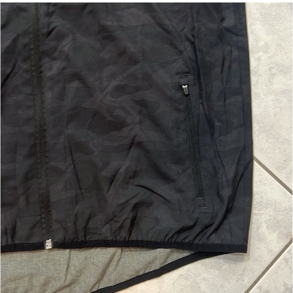 Vuori Men Outdoor Black Jacket Trainer Shell - Large - Picture 8 of 10